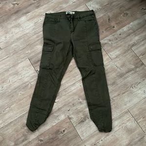Green cargo skinny pants